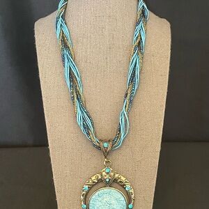 Elegant Turquoise and Gold Necklace